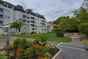 helle 4,5-Zimmer-Wohnung direkt am ZOB Degerloch