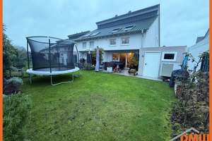 Neubau-DHH Erstbezug: 4 Zi.+Kü.+Ankl., TL-Bad, Gäste-WC, Garten/Terr., Garage+Stpl.