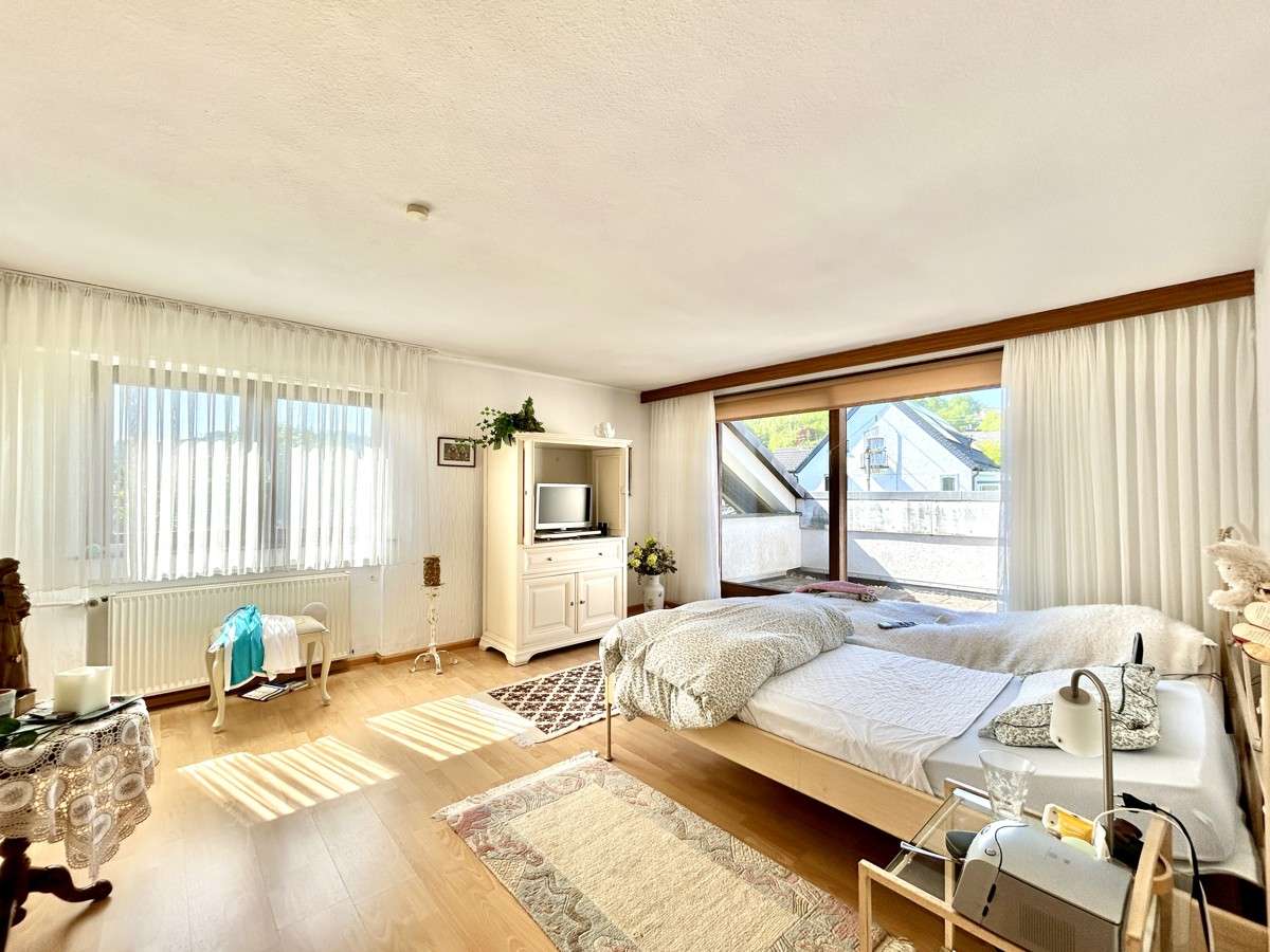 Immobilie in Betzdorf - **Hochwertiges Einfamilienhaus mit Pool in ruhiger Höhenlage von Betzdorf** - Bild 11