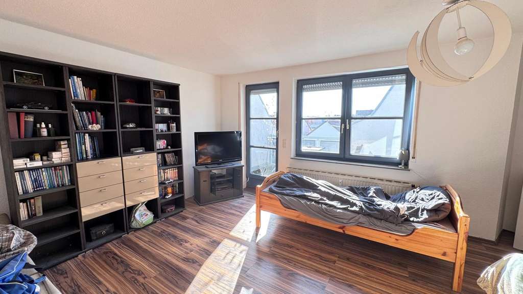 Immobilie in Ditzingen - Kapitalanlage oder Eigenheim: 1,5 Zimmer mit Aussicht - Bild 3
