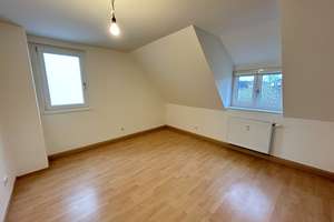 Dachgeschosswohnung in einem Dreifamilienhaus - Kernsanierung 2008 – Die vollständige Adresse der Immobilie erhältst du vom Anbieter., 66123 St. Johann, Saarbrücken – Vorschaubild 3