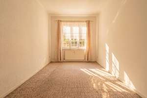 Ruhig mit Originaldielen und schönem Gemeinschaftsgarten - bezugsfrei – Die vollständige Adresse der Immobilie erhältst du vom Anbieter., 10318 Karlshorst, Berlin – Vorschaubild 2