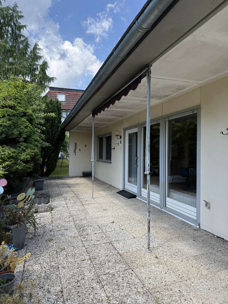 Immobilie in Friedrichsdorf - "ENTDECKE DIE MÖGLICHKEITEN !" Interessantes Fertighaus auf wunderschönem Eckgrundstück! - Bild 2