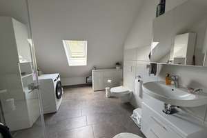  3-Zimmer-Wohnung  + 55 qm DG ausgebaut  !  TOP  Lage und  Ausblick 