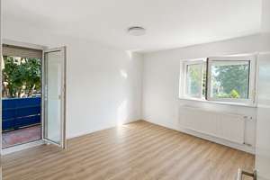 Erstbezug nach Sanierung: Helle 3-Zimmer-Wohnung mit drei Balkonen in Weilimdorf – Gerstenhalde 5, 70499 Bergheim, Stuttgart – Vorschaubild 2