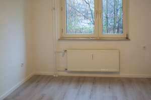 Frisch renovierte, helle Wohnung mit Tageslichtbad, 3,5ZKB – Feldhauserstraße 158-166, 45896 Scholven, Gelsenkirchen – Vorschaubild 3