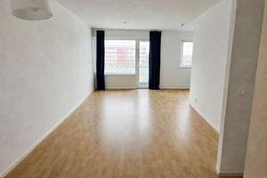 Zuhause mit 1,5 Zimmern mit Balkon in Frankfurt am Main