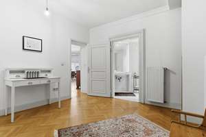 Stilvolles Gründerzeithaus mit 341m² Wohnfläche verteilt auf drei Wohneinheiten im Bonner Zentrum – Die vollständige Adresse der Immobilie erhältst du vom Anbieter., 53111 Bonn-Zentrum, Bonn – Vorschaubild 30