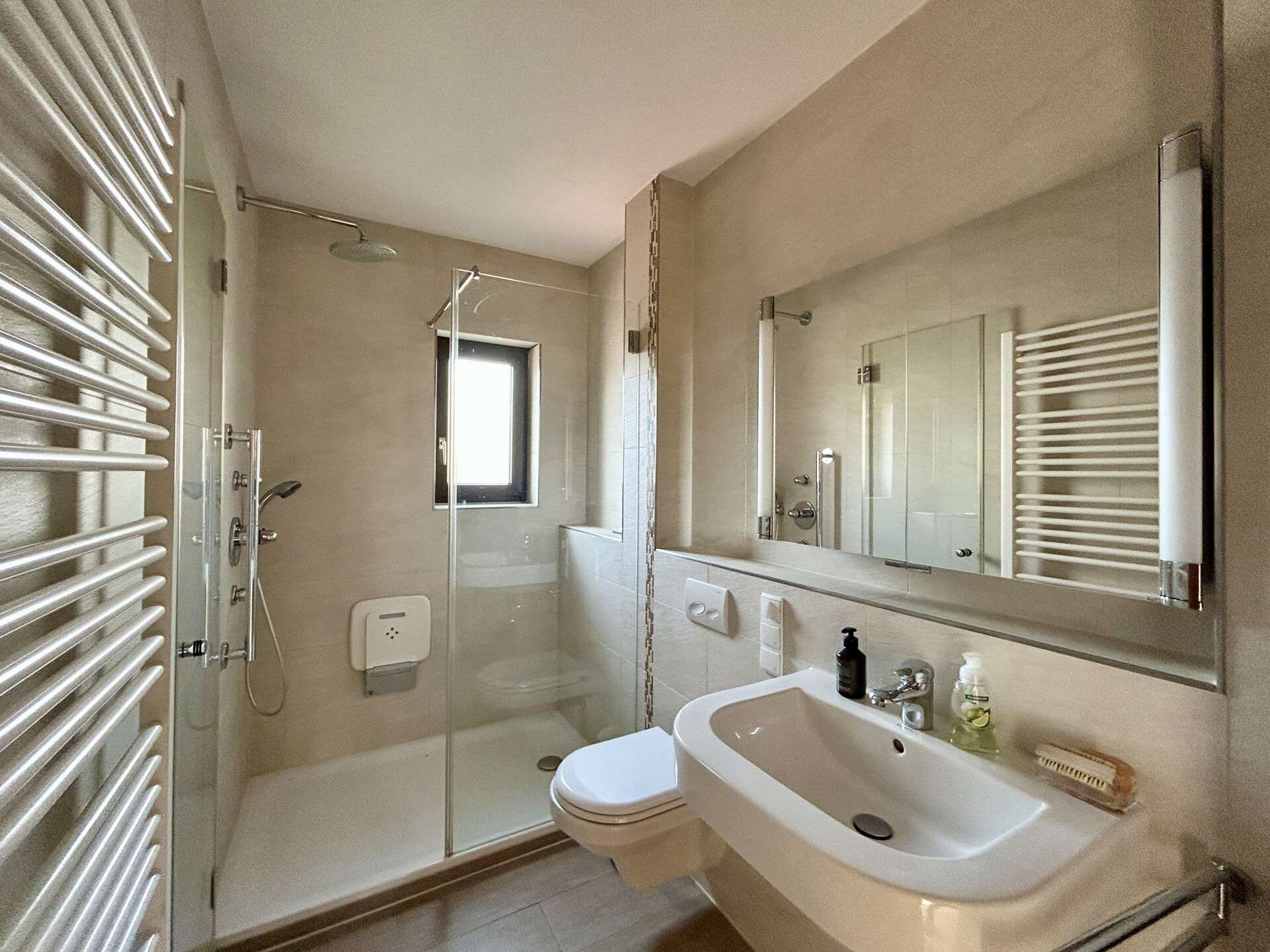 Immobilie in Adelsdorf - Zweifamilienhaus zauberhaft am Waldrand in Adelsdorf-Neuhaus - Bild 8