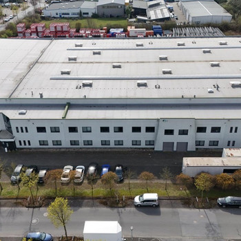 Kurzfristig Verfügbar | Gut Angebundene Gewerbeimmobilie