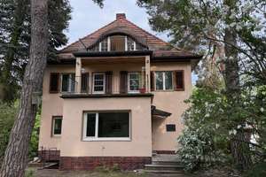 Unique villa with garden in Westend