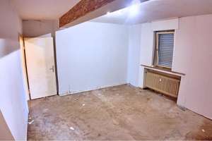 Vielseitiges Wohnhaus mit Ausbaureserve – attraktiv für Investoren oder große Familien – Die vollständige Adresse der Immobilie erhältst du vom Anbieter., 37696 Marienmünster – Vorschaubild 8