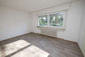 Seltenheit: Gepflegte 4,5-Zimmer-EG-Wohnung mit Balkon, Gemeinschaftsgarten und Stellplatz in Buer – Vom-Stein-Str. 3, 45894 Buer, Gelsenkirchen – Vorschaubild 7