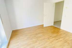 Schicke 2 Zimmer Wohnung mit Einbauküche und großem Balkon! – Porsestr. 8, 39104 Buckau, Magdeburg – Vorschaubild 10