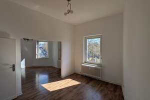 Helle 2,5-Zimmer Wohnung im 2. OG in Gladbach – Barbarossastr 1, 41061 Gladbach, Mönchengladbach – Vorschaubild 2