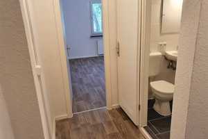 **FRISCH RENOVIERT**5-Zimmer-Wohnung // EG // 2 Bäder // Balkon // ab 01.11.2025 – Ringstraße 187, 4209 Leipzig – Vorschaubild 14
