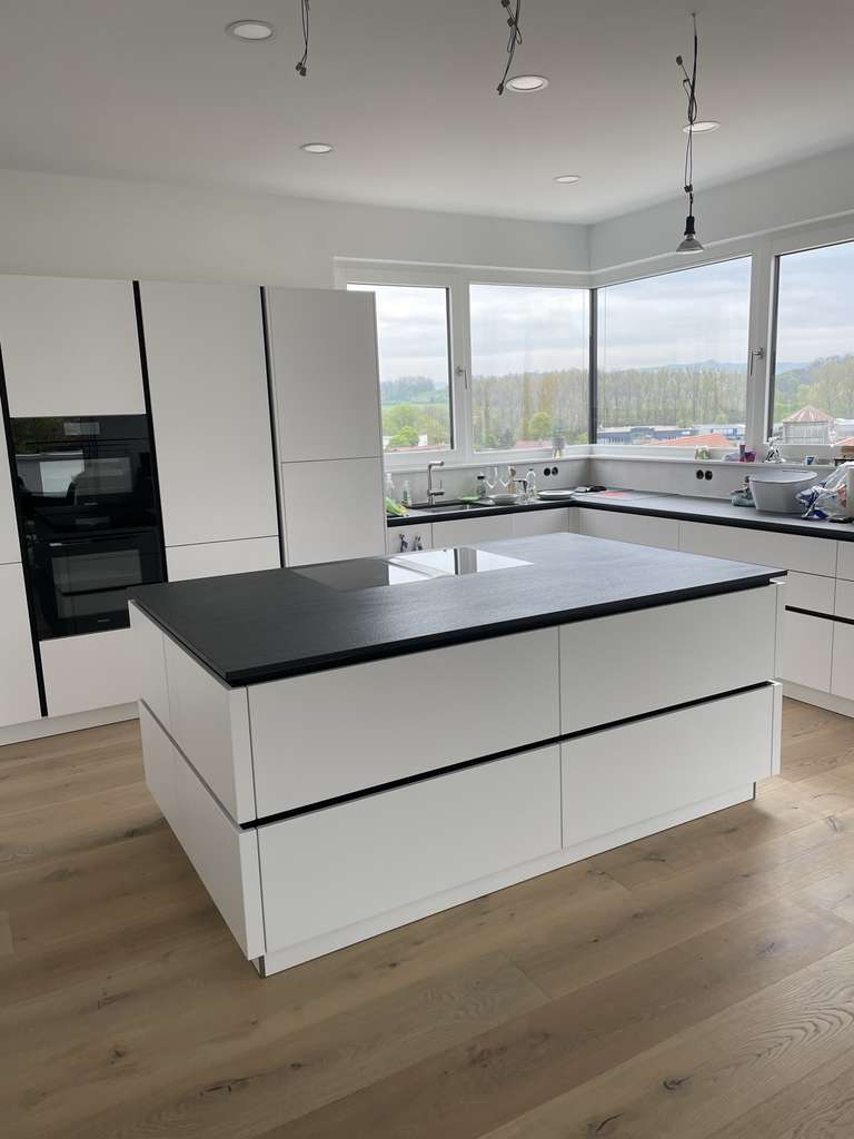 Immobilie in Neckartailfingen - Exklusives Neubau-Einfamilienhaus mit Aufzug und Weitblick in Neckartailfingen zu verkaufen - Bild 3