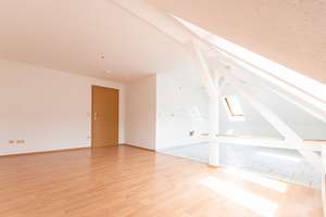 Helle Dachgeschoss-Wohnung | Ruhige Wohnlage | Tageslichtbad mit Wanne – Diakonissenstraße 4, 4177 Altlindenau, Leipzig – Vorschaubild 3