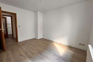 Frisch renoviert: Schöne 3 Zi-DG-Whg.  (ca. 56 m²)  in ruhiger Lage der Neckarvorstadt – Die vollständige Adresse der Immobilie erhältst du vom Anbieter., 70376 Neckarvorstadt, Stuttgart – Vorschaubild 5