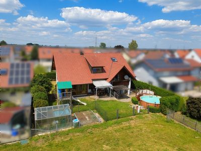 Einfamilienhaus in ruhiger Lage zur flexiblen Nutzung mit Pool in Memmingen