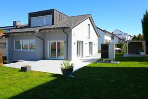 Exklusiv saniertes Einfamilienhaus in bevorzugter Wohnlage - Tannenberg