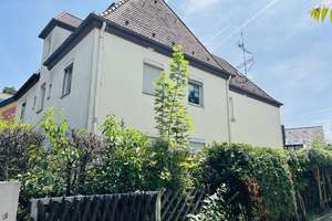 Mehrfamilienhaus mit Nebengebäude, Garage und Ausbaupotential in Nürnberg-Laufamholz – Die vollständige Adresse der Immobilie erhältst du vom Anbieter., 90482 Laufamholz, Nürnberg – Vorschaubild 3