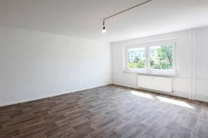 Ab Sofort bezugsfertig***Frisch renovierte 1-Zimmer-Wohnung mit Wannenbad! – An der Kotsche 37, 4207 Lausen-Grünau, Leipzig – Vorschaubild 1