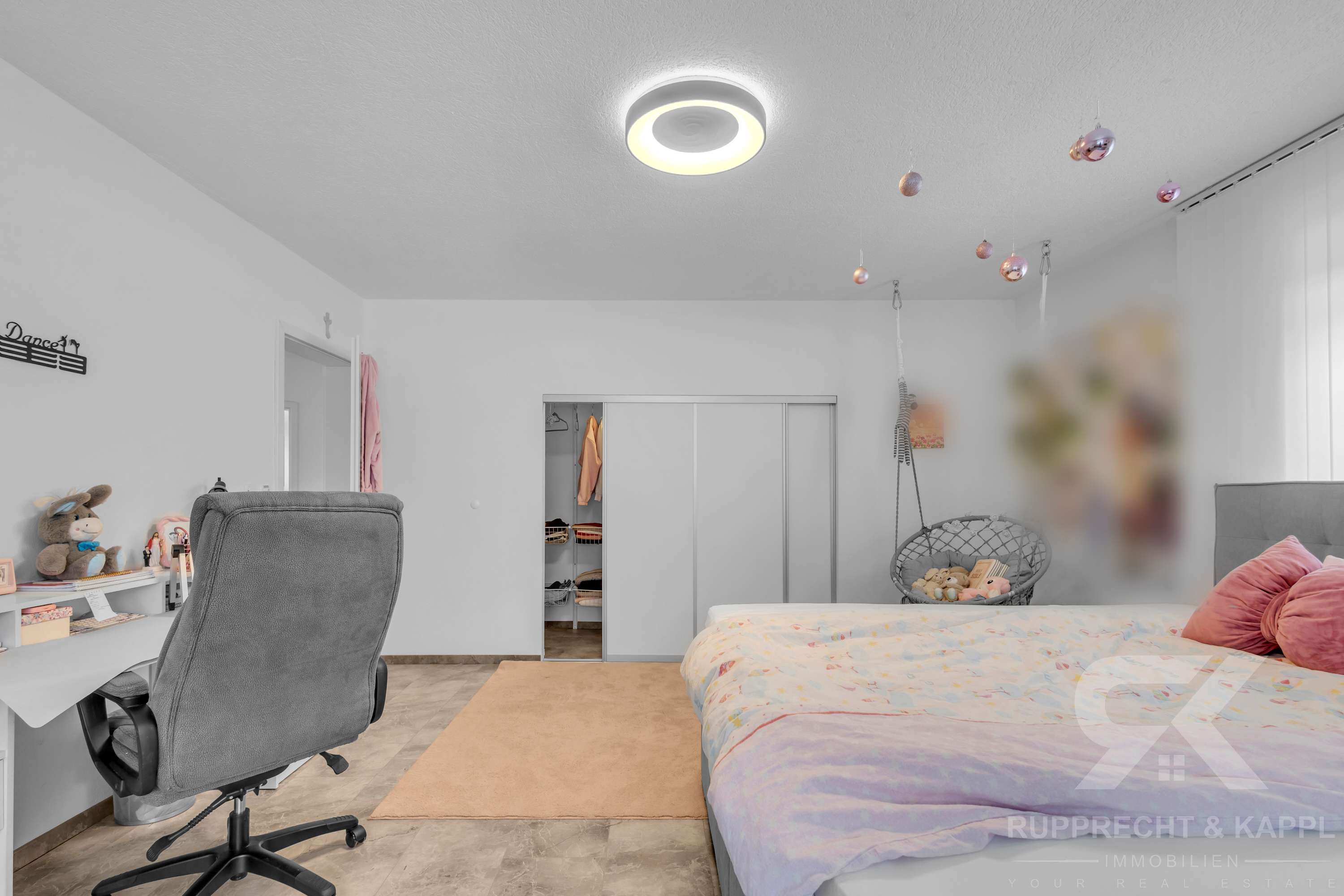 Immobilie in Teublitz - Modernes Einfamilienhaus mit ELW, Doppelgarage, PV-Anlage, viel Nutzfläche und Garten - Bild 11