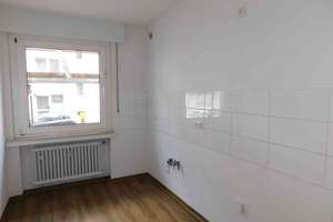 Fußläufig zum Limbecker Platz! Bezugsfertige 2-Zimmer-EG-Wohnung – Zimmerstr. 10, 45127 Westviertel, Essen – Vorschaubild 4