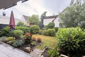 Moderne Gartenoase in Augsburg-Göggingen: Stilvolle 2-Zimmer-Wohnung mit Komfort-Bad & Terrasse