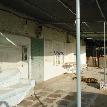 Zweistöckiges Haus auf einem 3.551 m² großen Grundstück in Abanilla