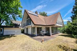 Architektonisch reizvolles Wohnhaus ...
großzügig und individuell ...