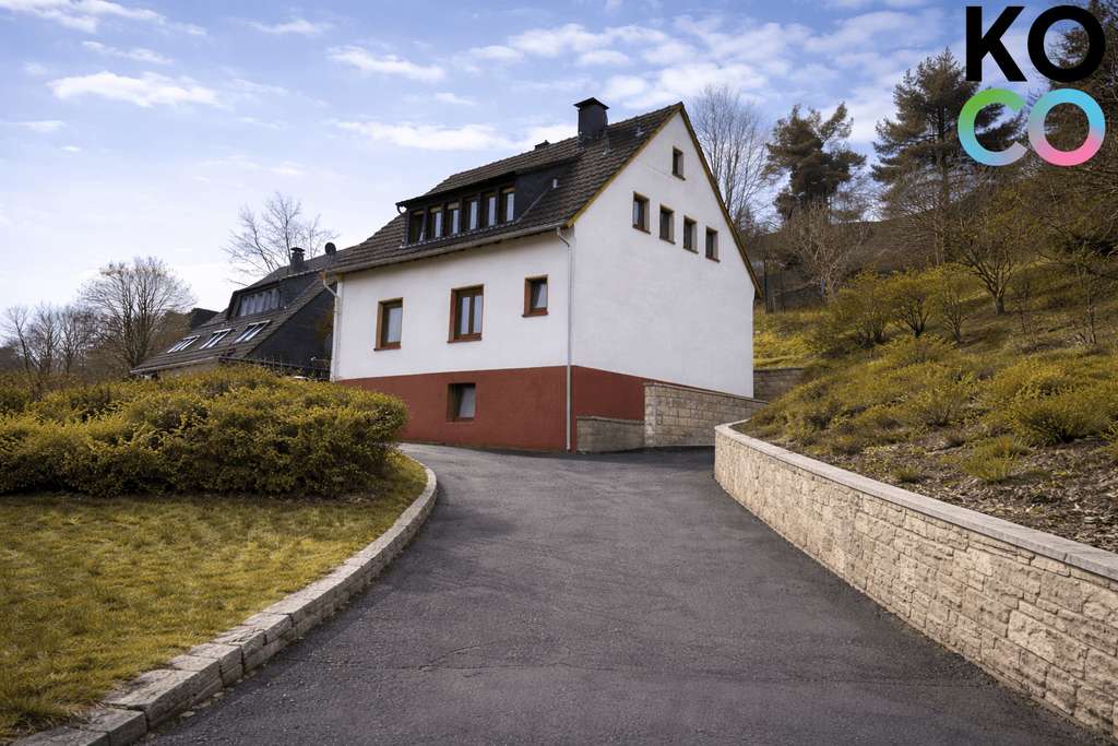 Immobilie in Engelskirchen - 3 Einheiten. Riesiges Grundstück. Starker Preis - Mehrfamilienhaus mit vielen Möglichkeiten! - Bild 1