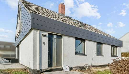 Bild von Familien aufgepasst! Frisch kernsaniertes Einfamilienhaus in Bad Homburg - Ober-Erlenbach