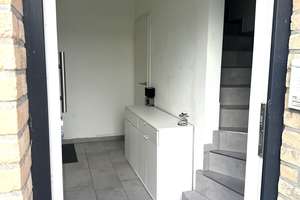 Moderne 2-Zimmer- OG Wohnung mit Balkon, Fußbodenheizung & Stellplatz in Moormerland-Hatshausen zu V – Die vollständige Adresse der Immobilie erhältst du vom Anbieter., 26802 Moormerland – Vorschaubild 3