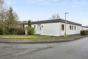 Attraktiver Bungalow in gefragter Lage von Sankt Augustin – Die vollständige Adresse der Immobilie erhältst du vom Anbieter., 53757 Sankt Augustin – Vorschaubild 1