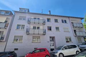 Leerstehende 2-Zimmer-Wohnung mit Balkon – bereit für neue Gestaltung