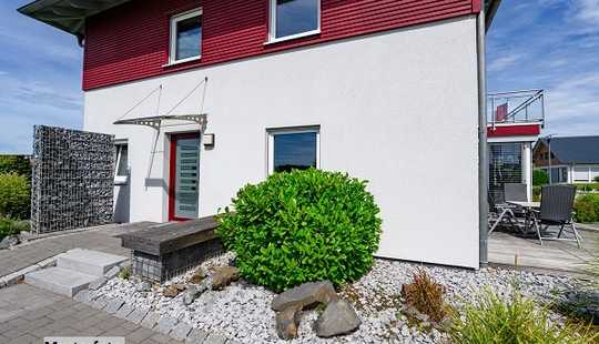 Bild von Geräumige Doppelhaushälfte nebst Garten und 2 Garagen