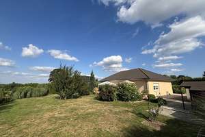 Neuwertiger Bungalow in ruhiger Feldrandlage – Wohnen im Einklang mit der Natur – Die vollständige Adresse der Immobilie erhältst du vom Anbieter., 23881 Niendorf/Stecknitz – Vorschaubild 1