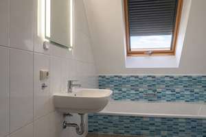 Alltagstaugliche 2-Zimmer-Wohnung im Dachgeschoss in Kreuzberg – Muskauer Str. 44, 10997 Kreuzberg, Berlin – Vorschaubild 9