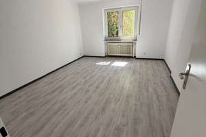 Großzügige 3 Zi.-Whg., Wohnküche, 2 Bäder, mit guten Anbindungsmöglichkeiten – Hasengartenstraße 15, 65189 Südost, Wiesbaden – Vorschaubild 7