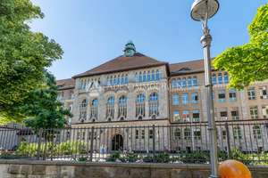 BEZUGSFREI: 3-Zi.-Altbauwohnung, Balkon, Stuck, Dielen für den individuellem Gestaltungsspielraum! – 10713 Wilmersdorf, Berlin – Vorschaubild 46