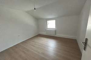 Frisch renovierte 2-Zimmer-Wohnung im 3. OG in Dortmund-Innenstadt-Nord, Stahlwerkstraße 36 – 44145 Borsigplatz, Dortmund – Vorschaubild 2