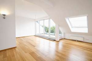 Lichtdurchflutete 3-Zimmer-Dachgeschosswohnung mit Balkon, hochwertiger Einbauküche und zwei Bädern