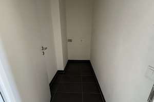 Preisgünstige, individuelle 4-Zimmer-Dachgeschosswohnung mit EBK, Balkon und Dachterrasse mit Aussic – 4103 Zentrum-Südost, Leipzig – Vorschaubild 15