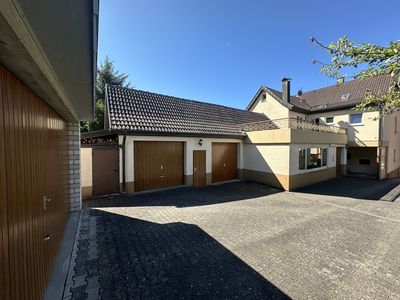 Wohnen und Arbeiten unter einem Dach – Großzügiges Wohnhaus mit Werkstatt und Entwicklungspotenzial
