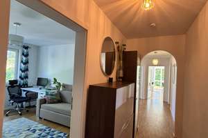 Schöne 4-Zimmer-Wohnung mit Einbauküche, Terrasse und 2 Bädern in Waldtrudering – 81827 Waldtrudering, München – Vorschaubild 6