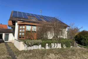Freistehendes Wohnhaus mit Garten und großer Garage – Zollernalbkreis – Vorschaubild 1