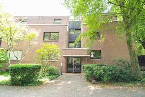 Helle 2-Zimmer-Wohnung mit Balkon, Tiefgaragenstellplatz und Top-Lage am Rhein