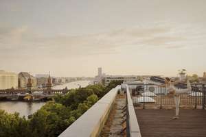 Penthouse direkt an der Spree mit privater Dachterrasse und Blick auf die Oberbaumbrücke